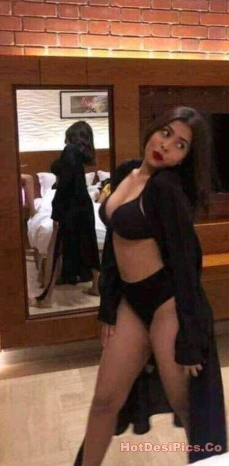 Nudrat Zahra Chowdhury pornstar exclusive pictures