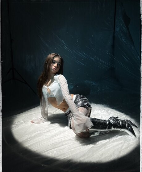 Leytink art actress photos