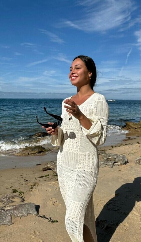 elise cm exclusive model pictures