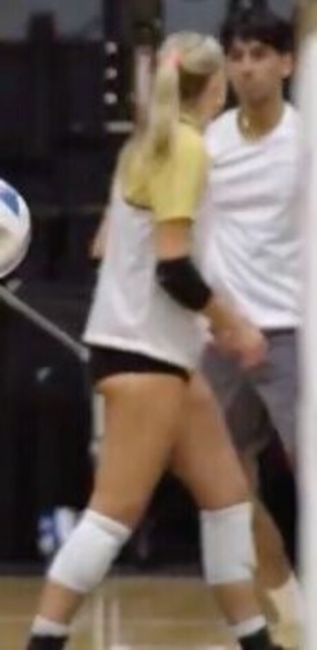 Taryn DeWese high quality model image