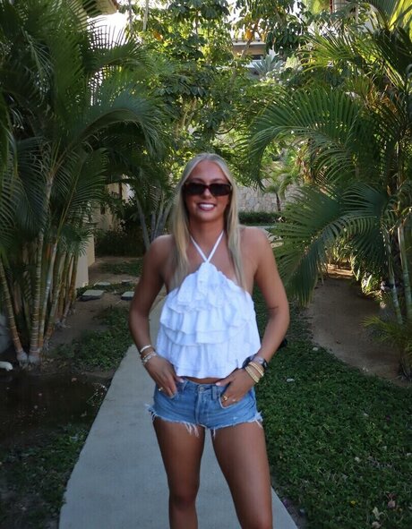 Taryn DeWese beautiful pornstar pictures