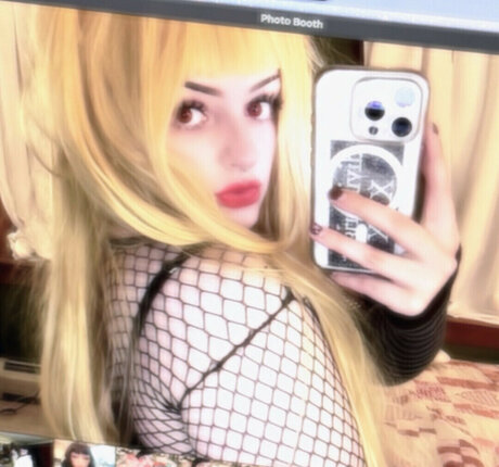 xBeaux nudes model images