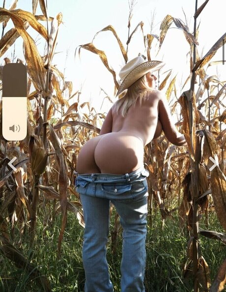 Sophie Swaney nice pornstar image