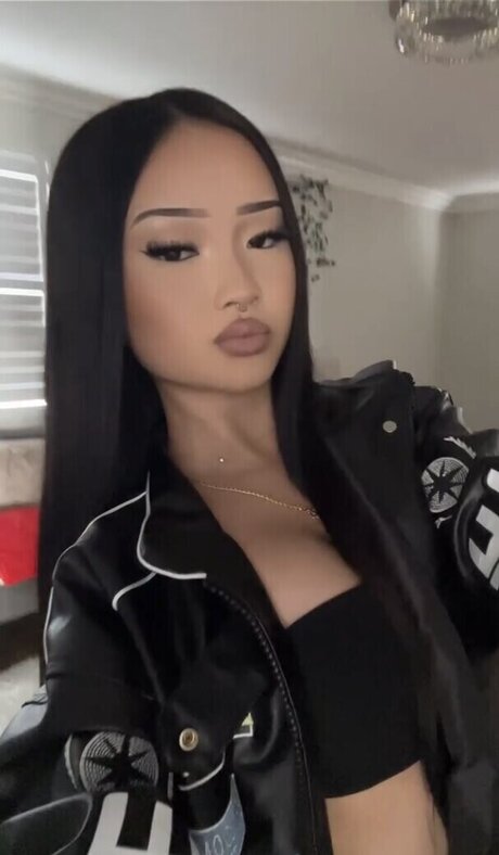 Kaylieee w art pornstar pictures