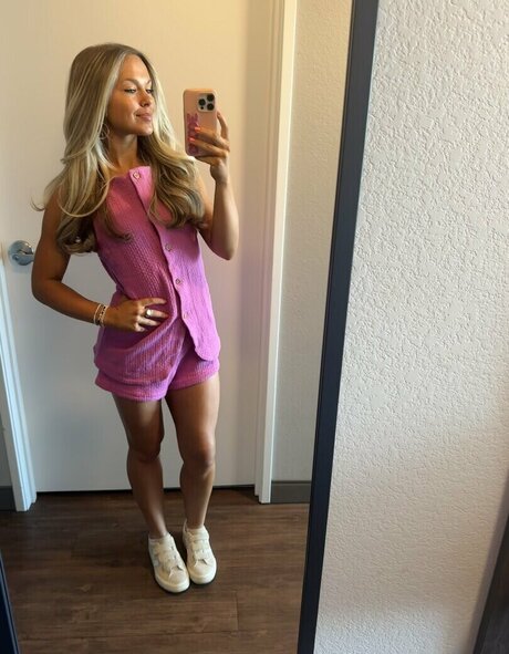 Chloe Rigdon exclusive actress pictures