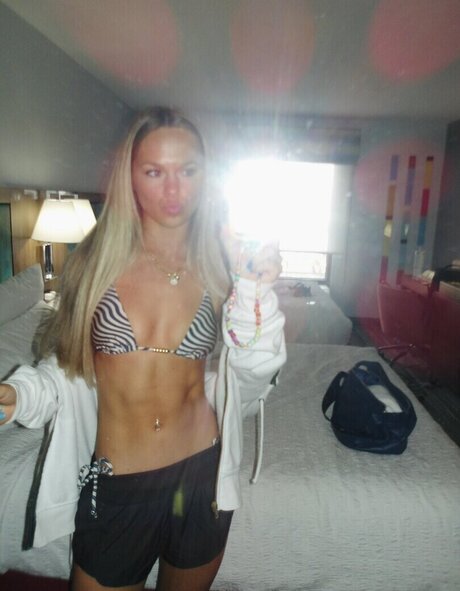 Chloe Rigdon nudes actress images