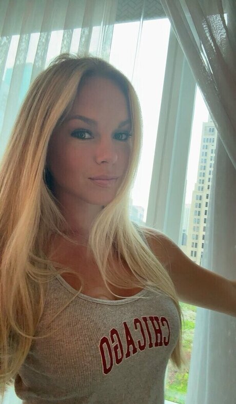 Chloe Rigdon erotic pornstar pic