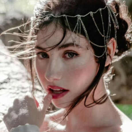 Maud Elena free model pics