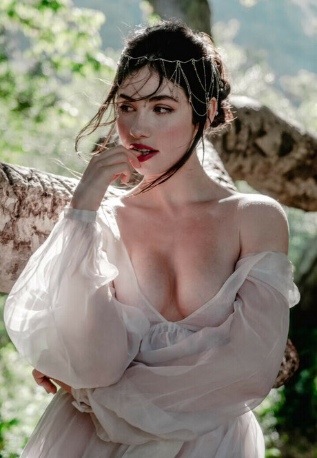 Maud Elena star top images