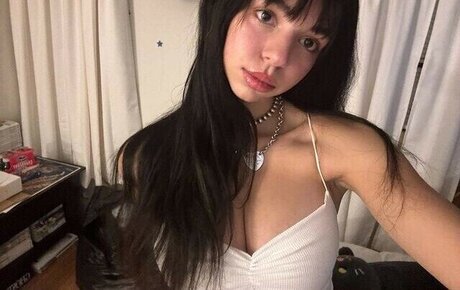 userwholovesnowfall exclusive model photo