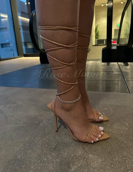 Phoenix Moon pornstar high quality pic