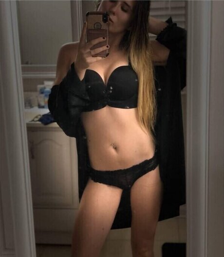 Playfuldeedee pornstar nudes pictures