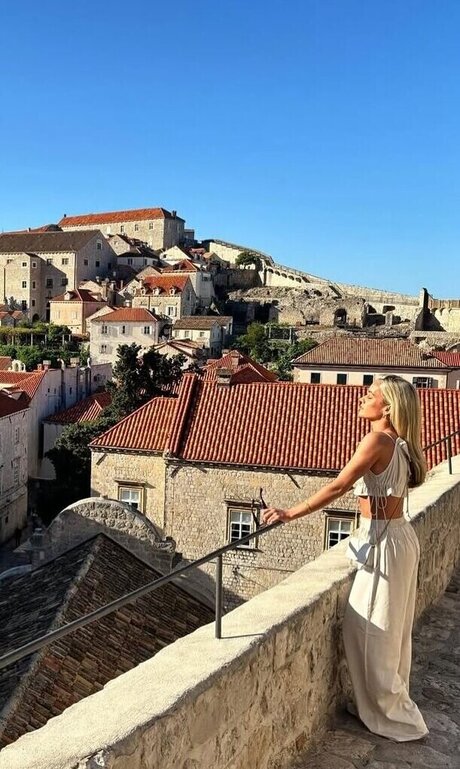 Eilidh Scott nude pornstar gallery