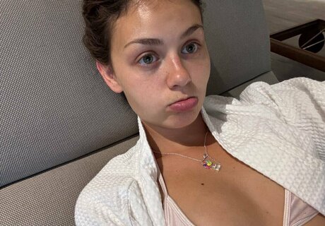 emilauri beautiful pornstar gallery