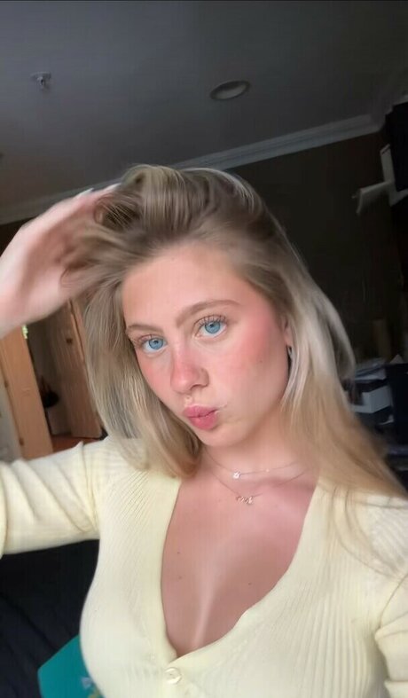 Ravenstar Rothstein star nude picture