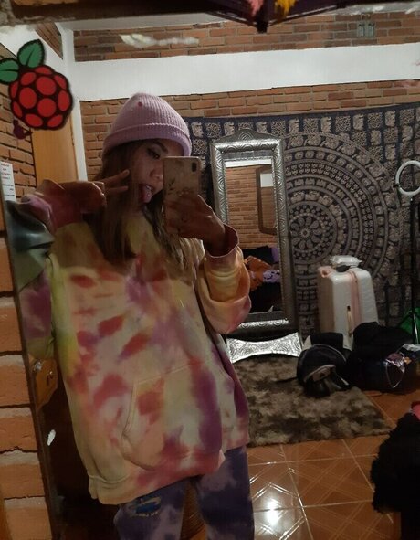 Saturnna Moon top actress image