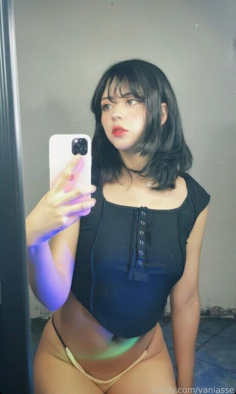 Vaniasse pornographic star pictures