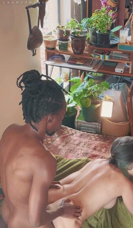 Leah And Bear pornstar exclusive photos