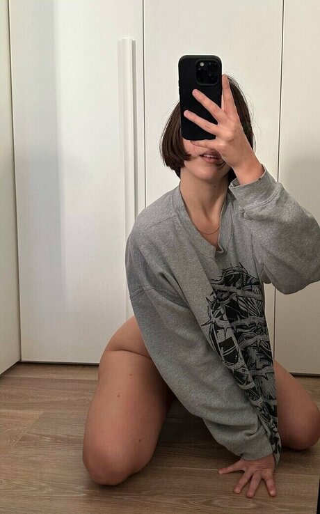 Lara Juice pornstar naked pics