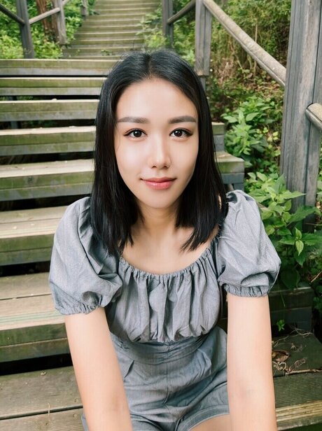 Thea Lee best model img