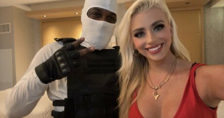 KensieSnow pornographic model pictures