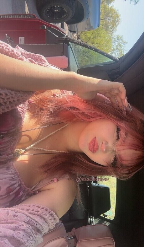 strawbarizz high quality pornstar pictures