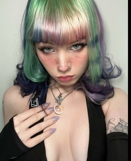 Sournsick beautiful actress image