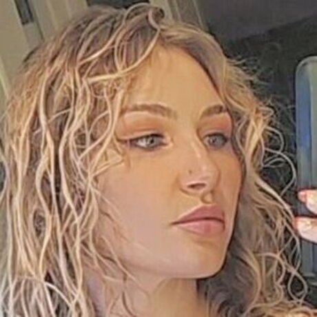 Eeerinleigh beautiful model photo