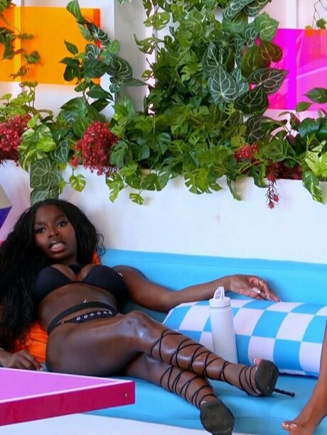 Olandria Carthen star nude pics