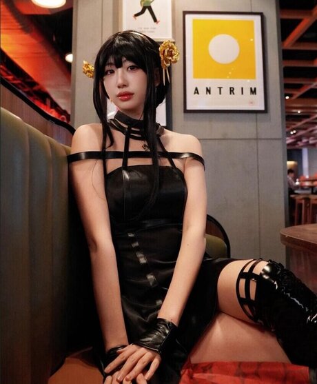 mollyshen pretty actress pics