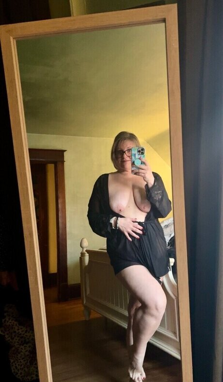 mmfluvah hot model pictures