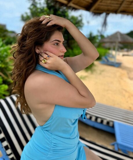 Shivaleeka Oberoi erotic actress images