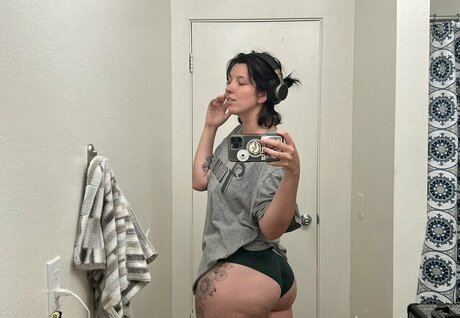 Sunny Sunrays pretty pornstar images