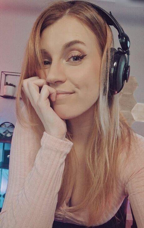 Inzaynia beautiful model image