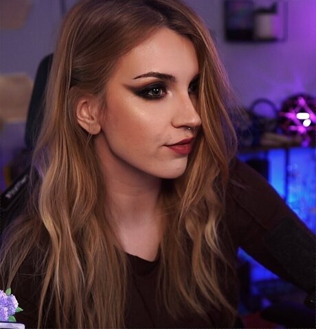 Inzaynia adult star photo