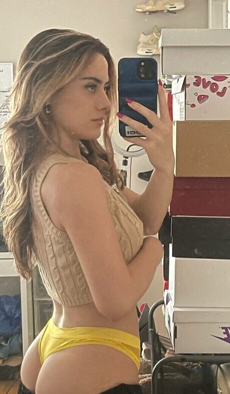 Alessandra Lucia star sexy gallery