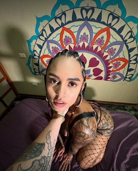 Mmm Tinyy trouble model nudes images