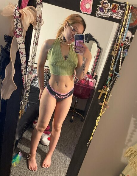 Raya Kay nudes model picture