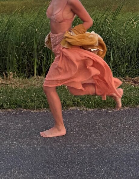 izzipoopi nudes model photos