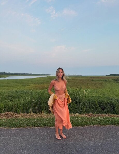 izzipoopi model xxx images