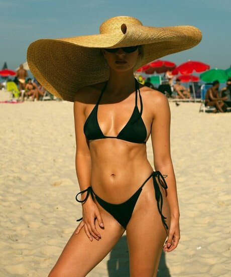 izzipoopi perfect model img