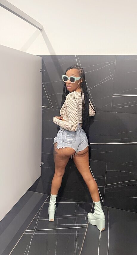 MelD nude star gallery