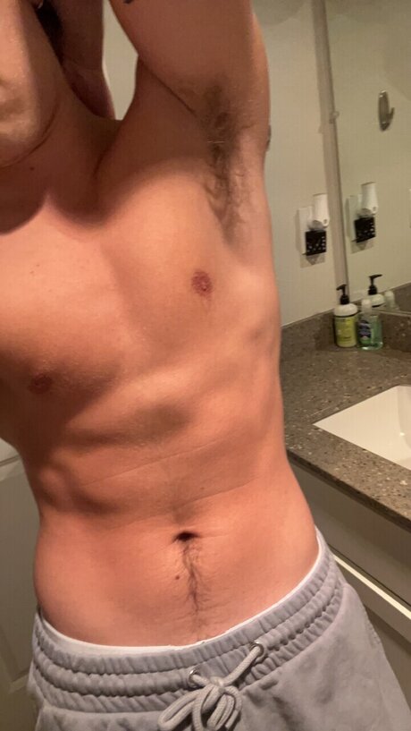 An Uncut Gem model top img