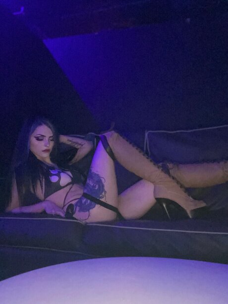 Raven 46 Love model gallery