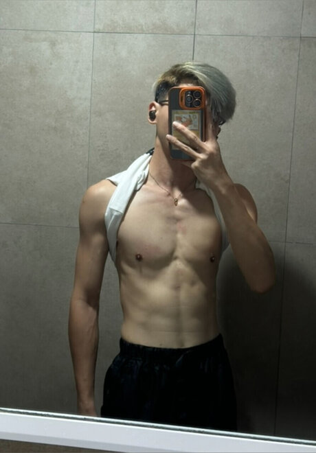 MrX PlayRoom model sexy pic