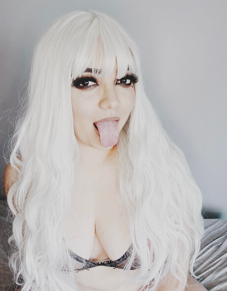 ThaliaDivine pretty pornstar img