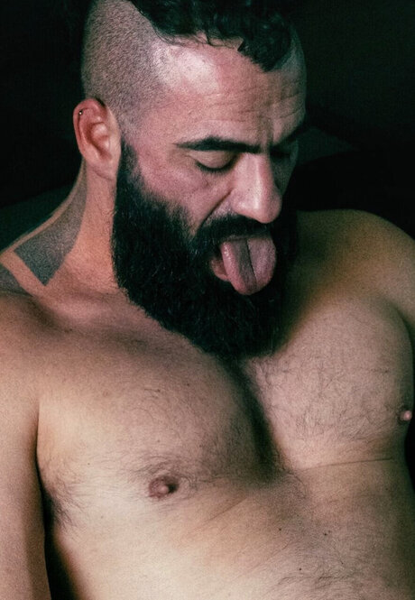 The Bearded Master_ nude star photos