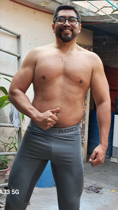 SrEros xxx model image