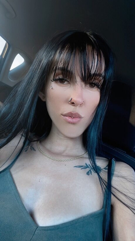 Naughty V_ model nice gallery