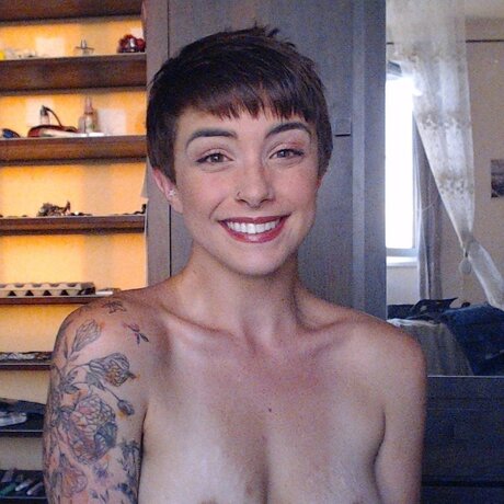 Littlest Bean sexy model img